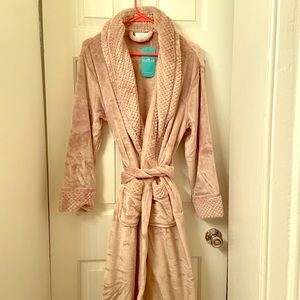 NWT long plush robe
